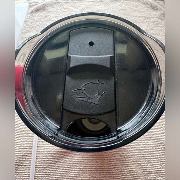 Yukon Outfitters BUC-EE’S 40oz red tumbler New!! - Picture 3 of 4